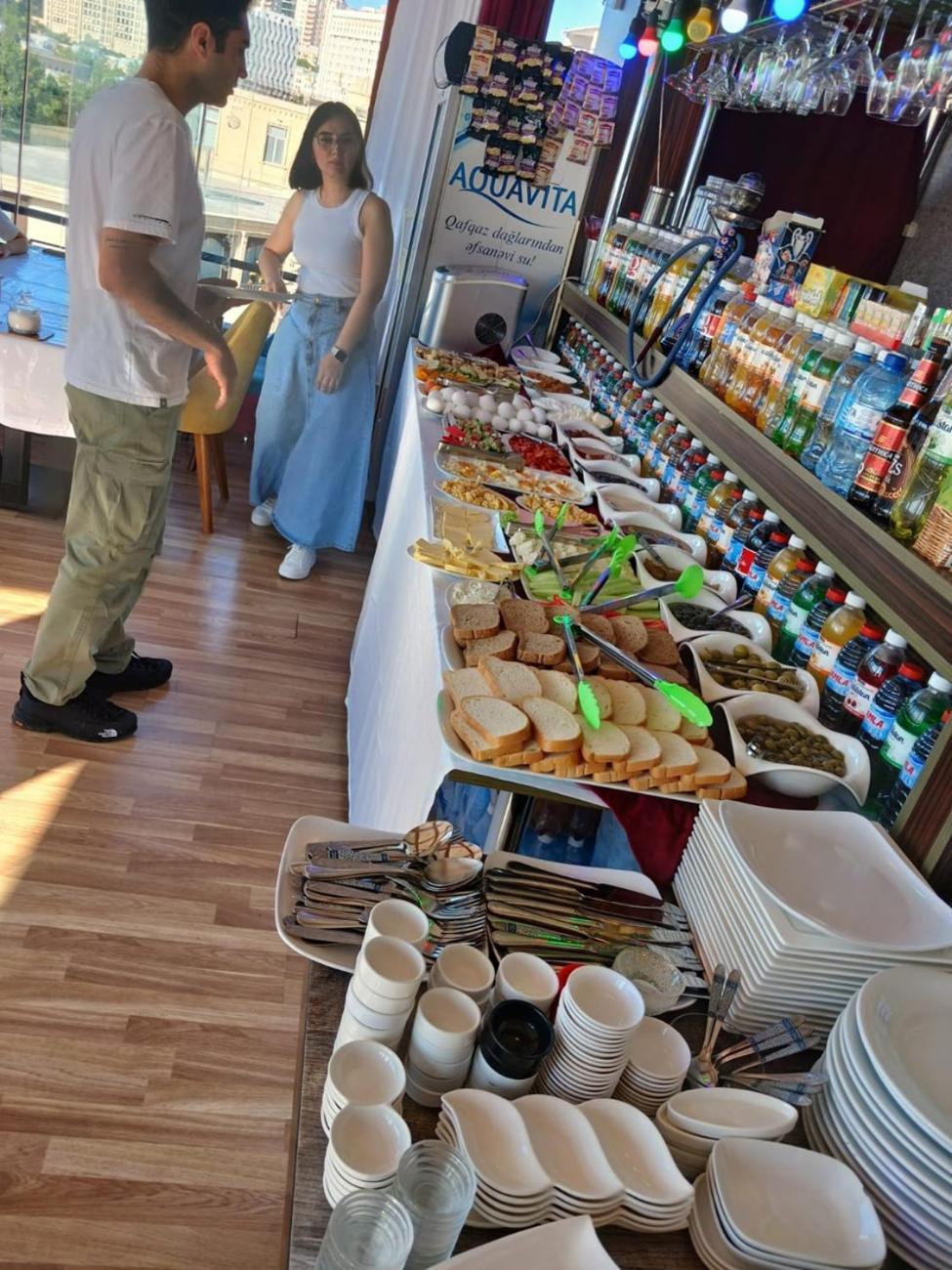 באקו Avi Hotel מראה חיצוני תמונה