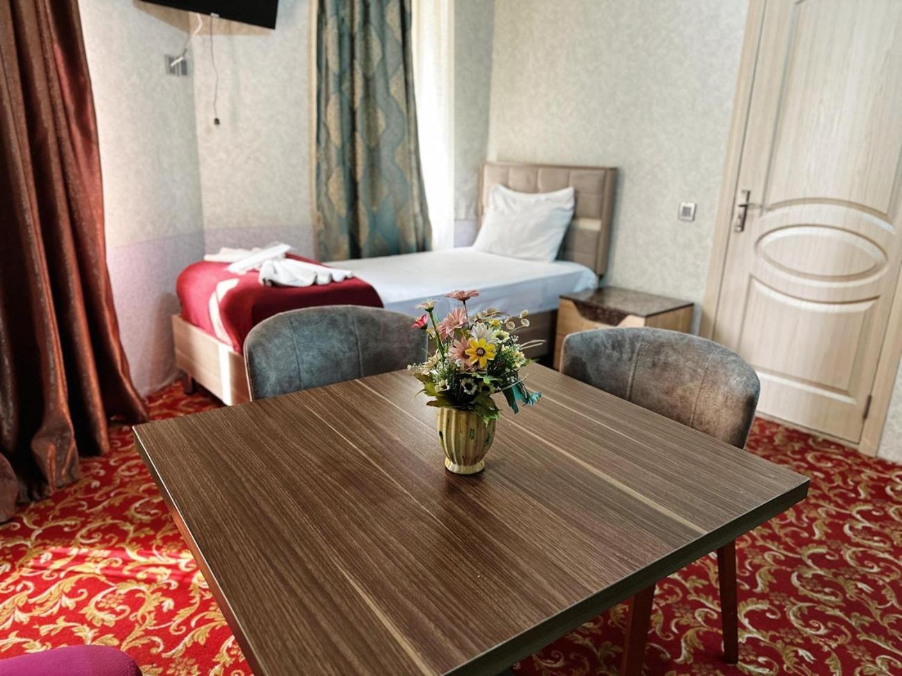באקו Avi Hotel מראה חיצוני תמונה