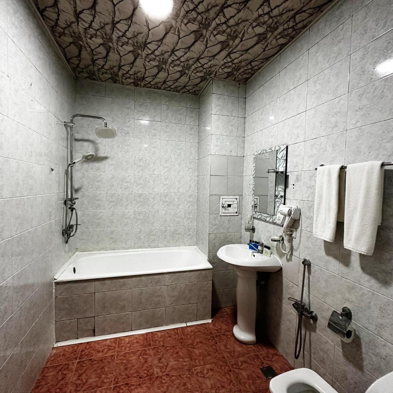באקו Avi Hotel מראה חיצוני תמונה